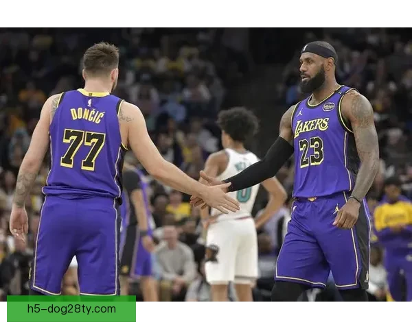 湖人狂胜升第五三巨头85分