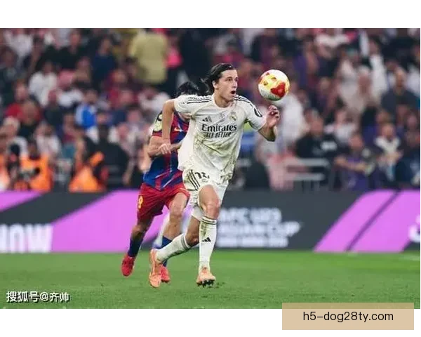 瓦伦主帅称卡雷拉斯进球前推人